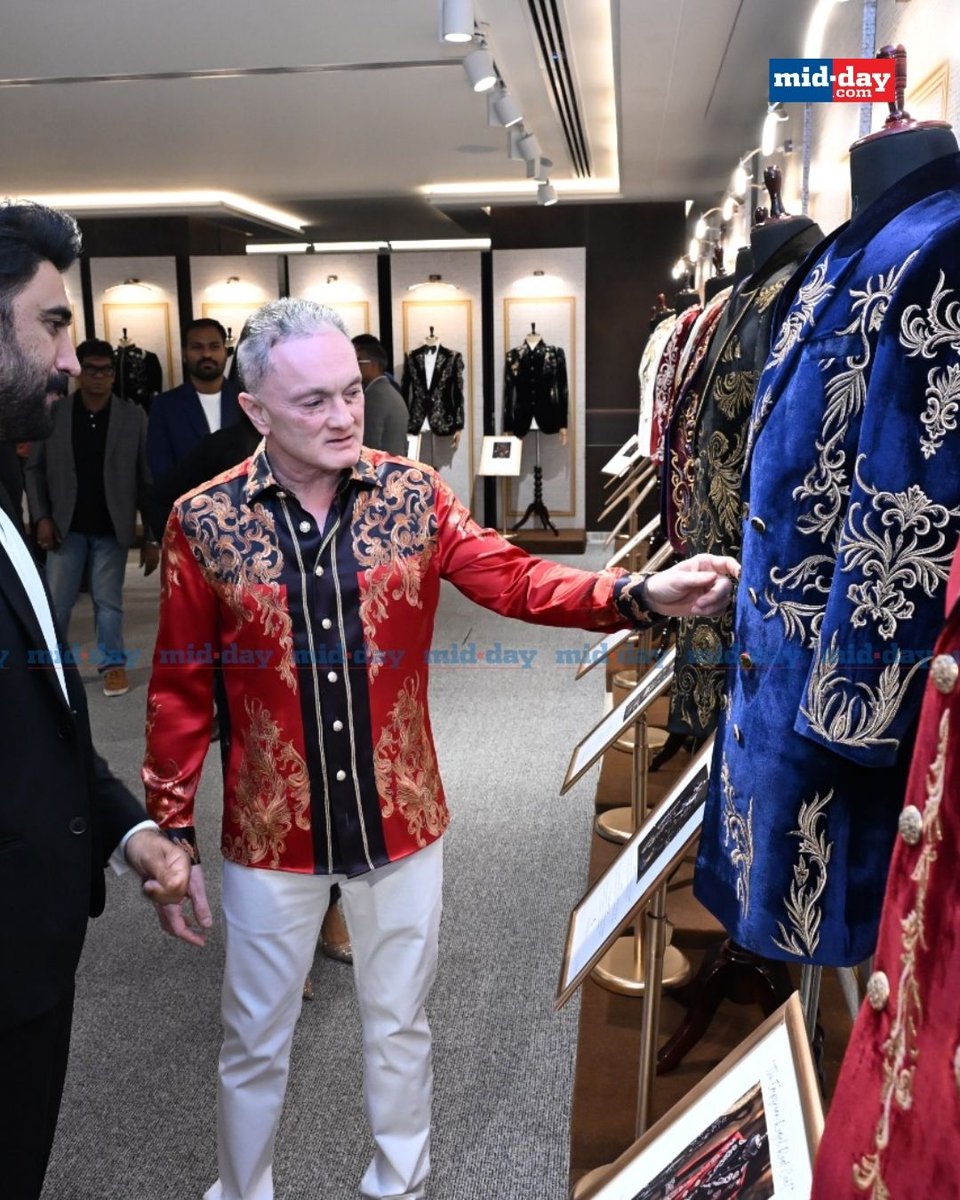 mid_day's tweet photo. Raymond chairman &amp; MD #GautamSinghania showcased the exclusive Chairman’s Collection to celebrate Raymond’s 100-year journey at Breach Candy, Mumbai, on March 20, 2025. 

PC: @AnuragAhire8 

#Raymond100Years #ChairmansCollection #MumbaiEvents https://t.co/RdEaZdtNjs