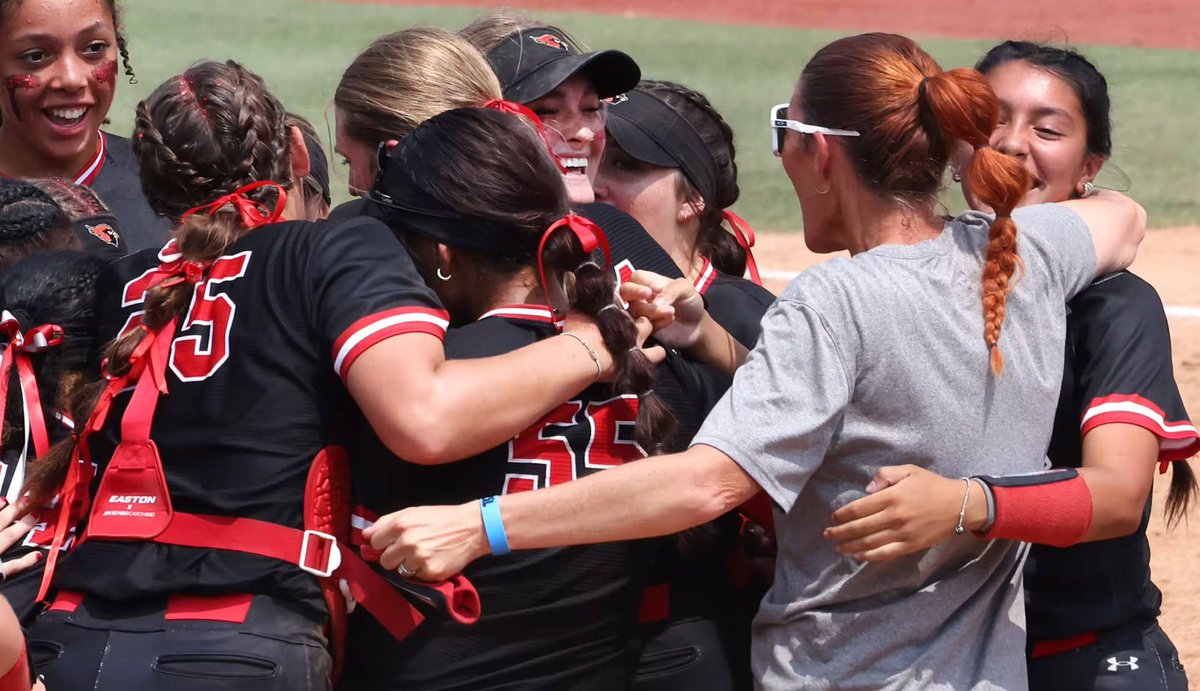 LineDsoftball's tweet photo. High School: Check Out Our Launch of the 2025 Line Drive Softball SUPER 70 Rankings!🥎 Link below to see which teams made the cut!⬇️

🔗: https://t.co/C25cTdoVCm

#linedrivemedia #linedrivesoftball #softball #highschoolsoftball #rankings #super70 https://t.co/OAlMAxJV28