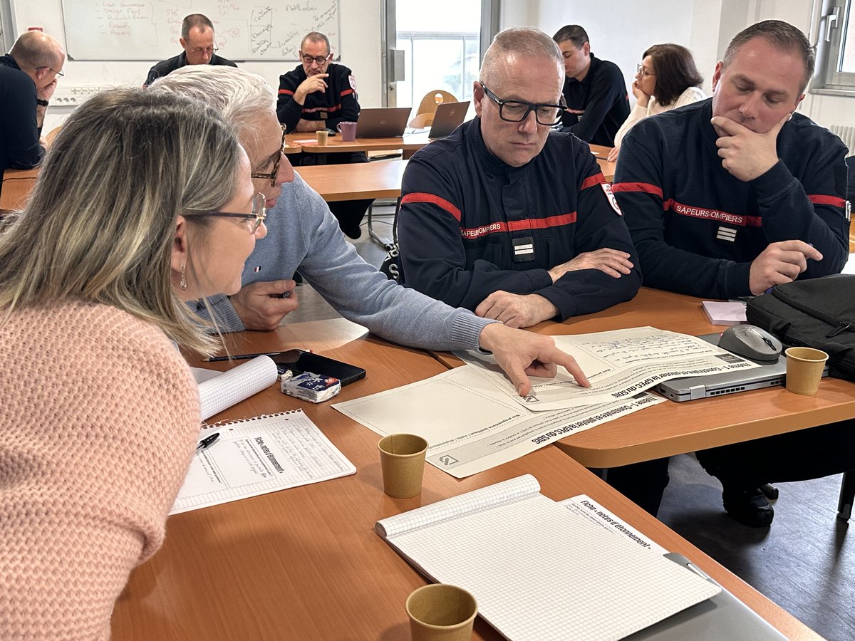 SDIS71's tweet photo. #AuditRH🎯Après diagnostic, place aux séminaires de travail qui ouvrent la voie sur la production du futur schéma directeur de la fonction ressources humaines @SDIS71.
📌Un 1er rendu avec @KPMG_France est prévu à l'été 2025. https://t.co/FYpL1MbtKu