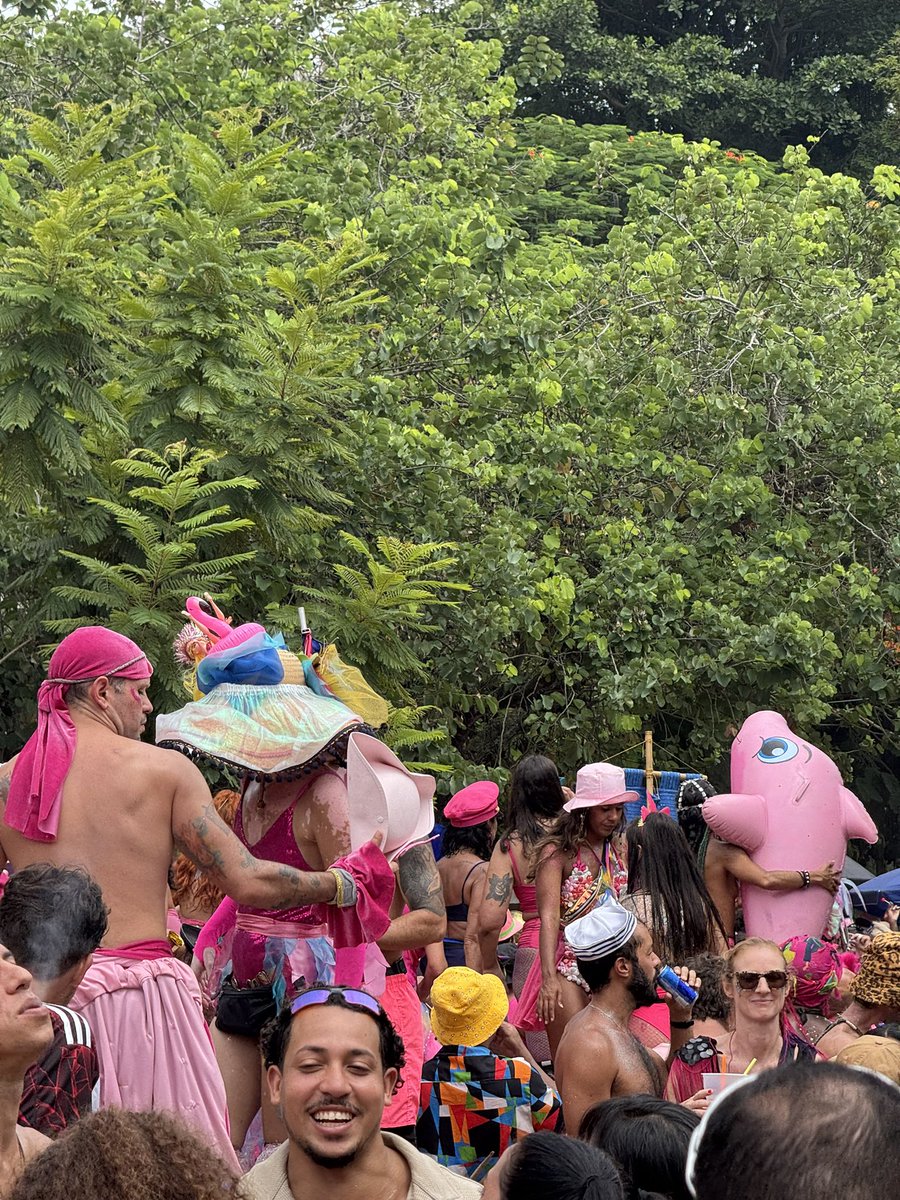 hunterthelatin's tweet photo. Obrigado @botomarinho por um dia maravilhoso inesquecível, até próximo ano 🔜 Carnaval 2025 foi perfeita 🤩❤️🇧🇷 #ilhadelaquetá #riodejaneiro #botomarinho #tonorio #ᴄᴀʀɴᴀᴠᴀʟ2025 #thisisbrasil https://t.co/mzkJzMqoNK