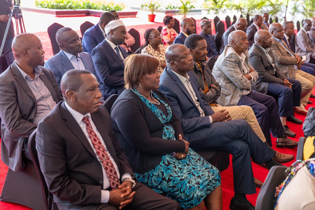 WilliamsRuto's tweet photo. Constant consultation with elected leaders provides the best platform for deliberation on and consequently implementing transformative development programmes that benefit the citizens of our country. On this front, we are truly on course on our programmes anchored under the Bottom Up Economic Transformation Agenda.

With Deputy President @KindikiKithure, met MPs from the Mt Kenya counties, @StateHouseKenya, Nairobi. We discussed the progress we are making in coffee, tea and dairy farming, infrastructure development, affordable housing and fresh produce markets, among others.