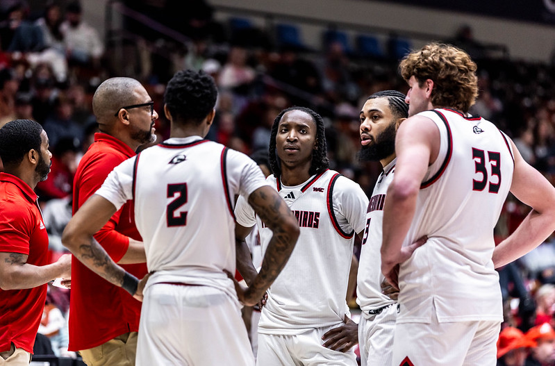Men's Basketball: Wrapping Up The 2024-25 Season

🗞️: tinyurl.com/5n6scm6y

#TBirdNation ⚡️ #RaiseTheHammer