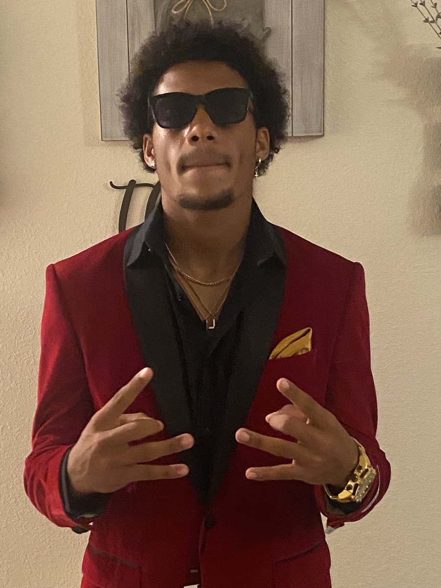 Grateful for another year of growth and opportunity! 🎉 As I wrap up my senior year, I’m focused on crushing my athletic and academic goals. The final quarter is all about giving my best in track and football, while staying sharp in the classroom. Let’s finish strong! 💪📚🏃‍♂️🏈