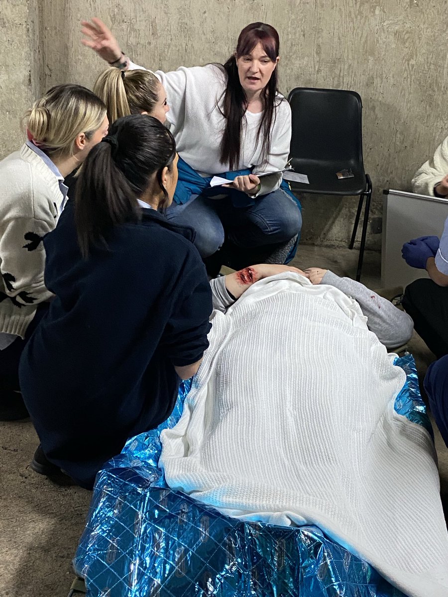 DebbieHolley1's tweet image. And practicing their skills with expert support from Nursing staff and nurse volunteers from across Wessex who come to help us! Green tabards indicate the team leaders ⁦@hss_bu⁩ ⁦@Nursing_BU⁩ ⁦@CypBu⁩ ⁦@BU_ParaScience⁩ ⁦@AnandDPandyan⁩