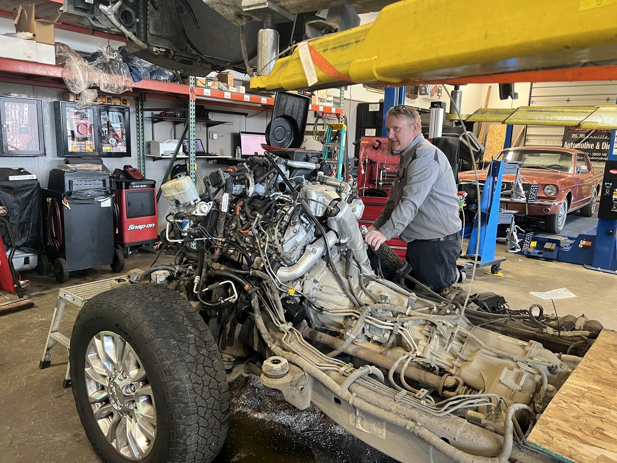 ScottsAutoMac's tweet photo. Check out Paul working on replacing the turbo on a 3500HD Duramax pickup! https://t.co/uf9pijqHvu
