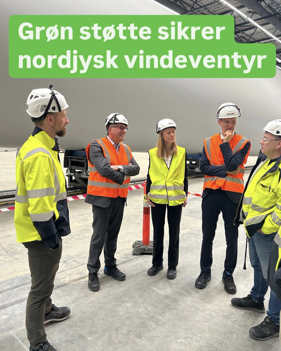 Morten Bødskov (@mfmorten) on Twitter photo Nye grønne job til Aalborg 💪🇩🇰
Grøn støtte sikrer nordjysk vindeventyr. Fællestillidsmand Per Jensen fortæller stolt om nye job, investeringer og muligheder for kollegaerne hos <a href="/SiemensGamesa/">Siemens Gamesa</a> i Aalborg. Borgmester Lasse Frimand Jensen var med #dkpol
Se: em.dk/aktuelt/nyhede… Nye grønne job til Aalborg 💪🇩🇰
Grøn støtte sikrer nordjysk vindeventyr. Fællestillidsmand Per Jensen fortæller stolt om nye job, investeringer og muligheder for kollegaerne hos <a href="/SiemensGamesa/">Siemens Gamesa</a> i Aalborg. Borgmester Lasse Frimand Jensen var med #dkpol
Se: em.dk/aktuelt/nyhede…
