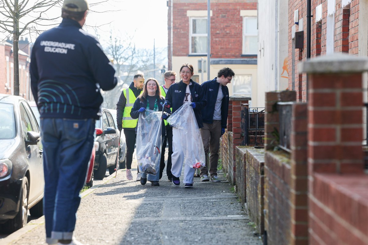 A lovely day for a Spring Clean ☀️🗑️  

This week a group of students, staff and community volunteers hit the streets of the #Holylands for the Big Spring Clean.  

This is just one of many #Volunteering activities on offer to our students through Queen's Students' Union's Handy