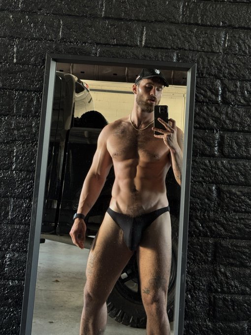 Watch michael ༄'s leaked NSFW photo on TwXstars