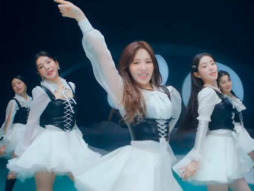3 years ago today, Red Velvet released ‘Feel My Rhythm’.
