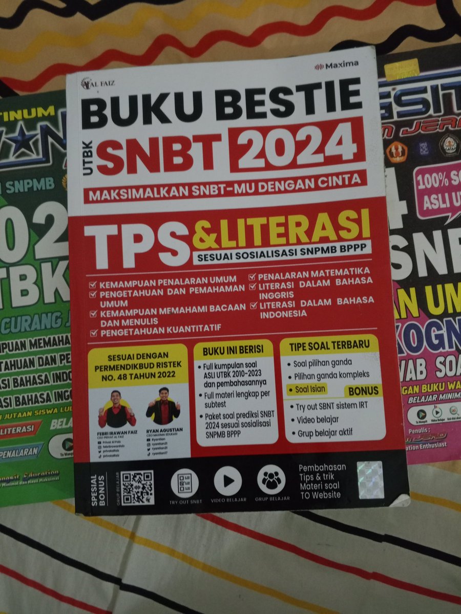 pottatew's tweet photo. want to sell buku utbk bestie private al-faiz 2024, wangsit pk/pm, PU 2024 harga murah aja deh sokin ngab plis https://t.co/cFLYPoF0DI