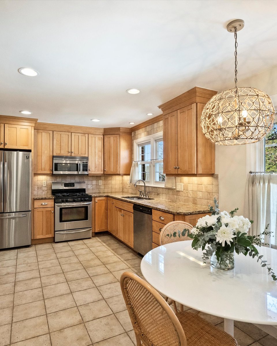 Dickens Mitchener tweet media