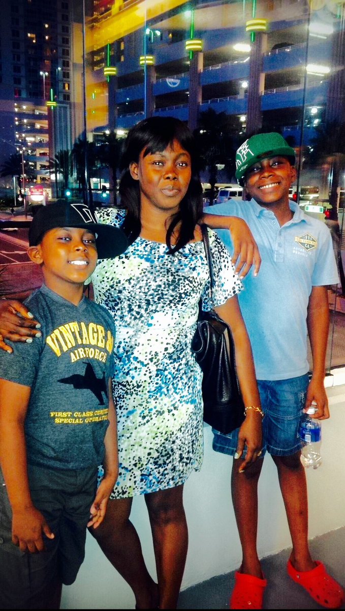 olanikemi's tweet photo. Same mum, same children.. #ThrowbackThursday https://t.co/jVAq8YwRoO
