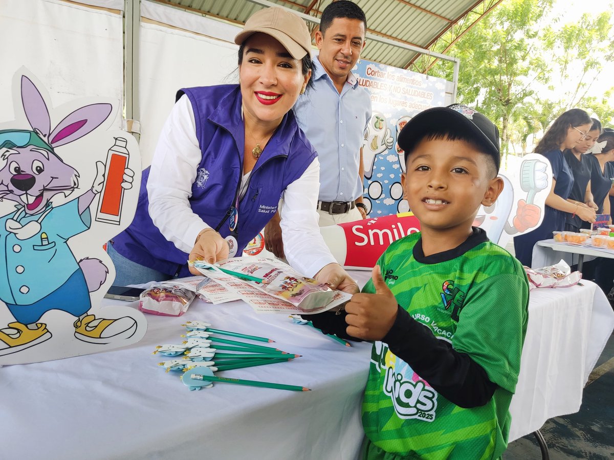 DPS_LosRios's tweet photo. #Quevedo | En el marco del Día Mundial de la Salud Oral, se realizó una Casa Abierta en coordinación con la ATQ y los niños del curso vacacional, con el objetivo de concientizar sobre la importancia del cuidado bucal desde una edad temprana. https://t.co/RV5xvXM9wO
