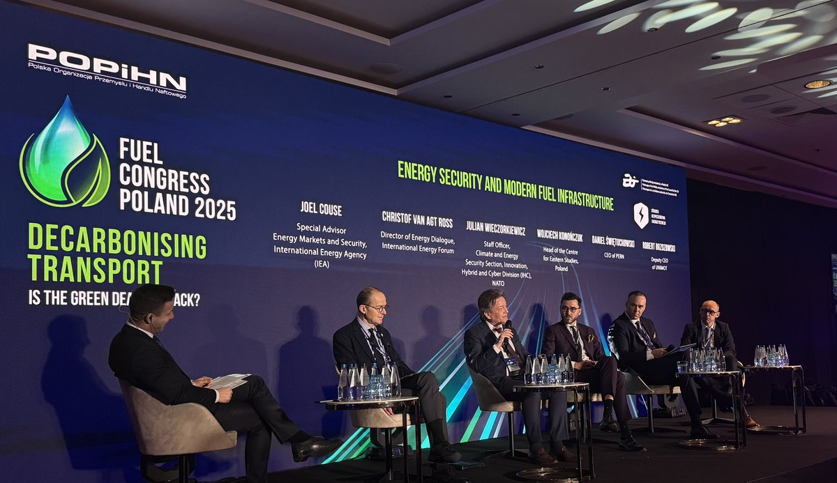 POPiHN_pl's tweet image. In times of global instability, energy security is a top priority. How can we ensure supply stability and develop modern fuel infrastructure? The second panel of Day 2 of the Fuel Congress 2025 shared their insights from experts from @IEA, @IEF_Dialogue, @NATO , PERN, and…