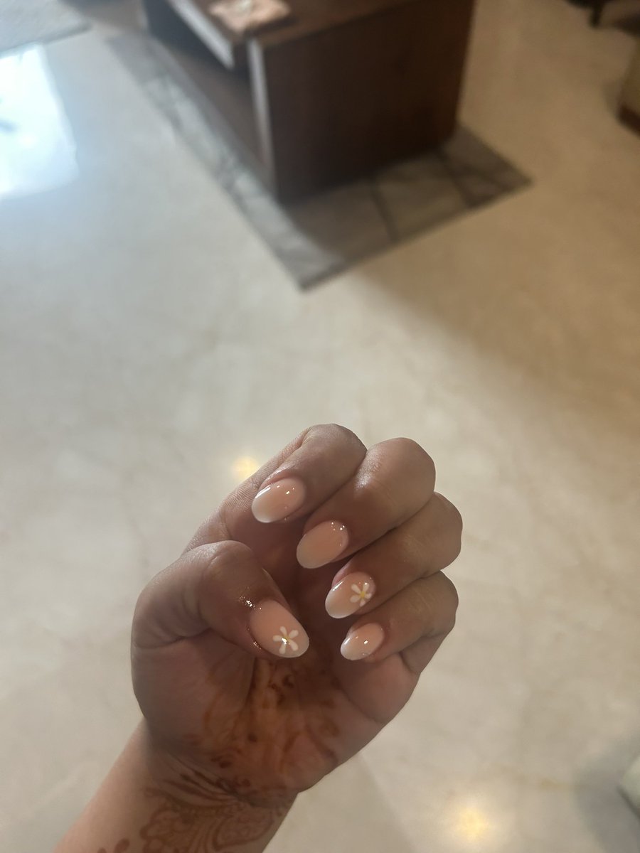 prekaaaaaa's tweet photo. New obsession 😌 💅🏻🎀 https://t.co/9wYpLMukRB