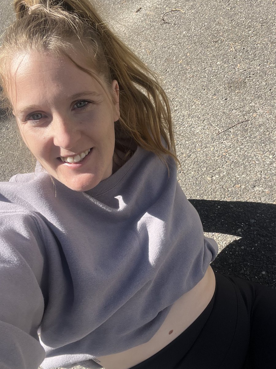 PPrincess89's tweet photo. Enjoying the day, found a spider. https://t.co/0JbgN6jkvg