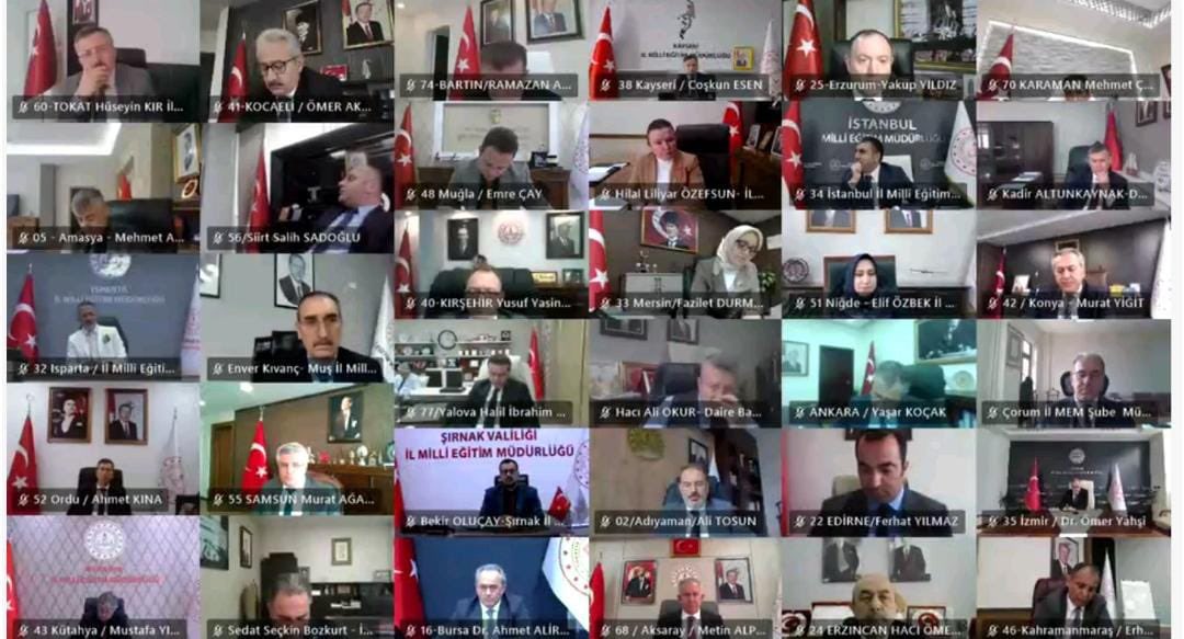 mebhbogm's tweet photo. Bilgilendirme ve Değerlendirme Toplantısı Yapıldı.

“Ailenin Korunması ve Güçlendirilmesi Vizyon Belgesi ve Eylem Planı (2024-2028)” kapsamında aile kurumunun öneminin vurgulanması, aile içindeki birlik ve beraberliğin korunması, mevcut riskler karşısında ailenin topyekûn desteklenmesi amacıyla 2025 yılı, Sayın Cumhurbaşkanımız Recep Tayyip Erdoğan tarafından “Aile Yılı” olarak ilan edildi.

Genel Müdürlüğümüzce “Türkiye Yüzyılı Maarif Modeli” çerçevesinde ebeveyn rolünün önemine vurgu yapmak ve ailelerin eğitim süreçlerine daha çok dâhil olmasını sağlamak amacıyla ailelerimize yönelik kurs programları hazırlandı ve halk eğitimi merkezlerimizde kurslar düzenlendi.

Hazırlanan “Maarif Modeli Ebeveyn Okulu” ve yenilenen “Aile Okulu Kurs Programları”na ve bu kapsamda açılan kurslara ilişkin değerlendirme ve bilgilendirme  toplantısı, il millî eğitim müdürlerinin katılımlarıyla çevrim içi olarak gerçekleşti.

👉 https://t.co/bE0rS88alf

#HayatBoyuYanınızdayız

@tcmeb 
@Yusuf__Tekin 
@CelileErenOKTEN
@cengizmete