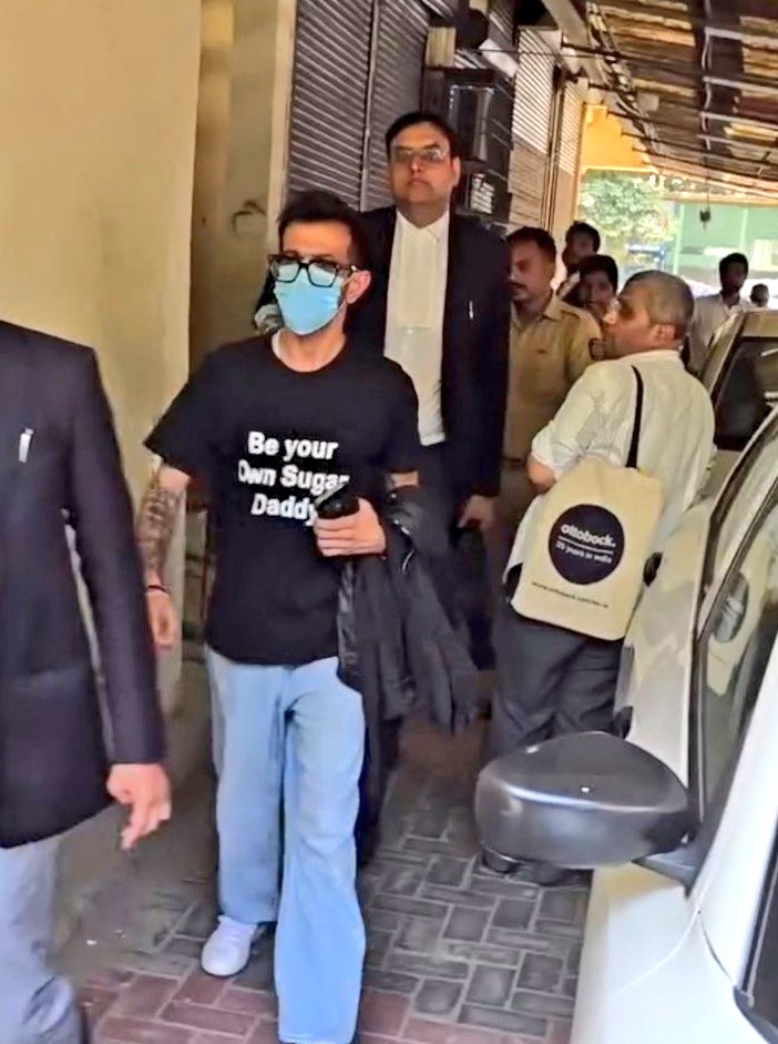 Yuzi Chahal serving looks and life lessons!  'Be Your Own Sugar Daddy' vibes on point. 🤣😂

#Bossmove