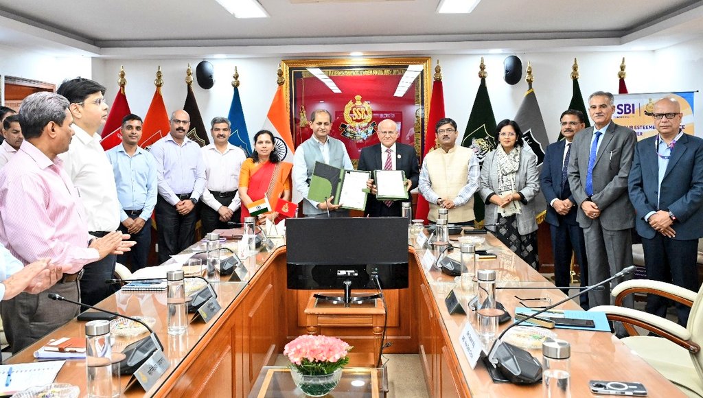 SSB_INDIA's tweet photo. #SSB & #SBI Strengthen Welfare Benefits!
A step towards better welfare & security for our bravehearts. An #MoU on #CAPSP has been inked between #SSB and #SBI in presence of Sh. A. M. Prasad, #DGSSB and top officials of @TheOfficialSBI on 20 March 2025 at SSB, FHQ, R.K. Puram, New Delhi, enhancing financial security for serving & retired personnel.
@HMOIndia
@PIBHomeAffairs
@ANI
@PTIofficial