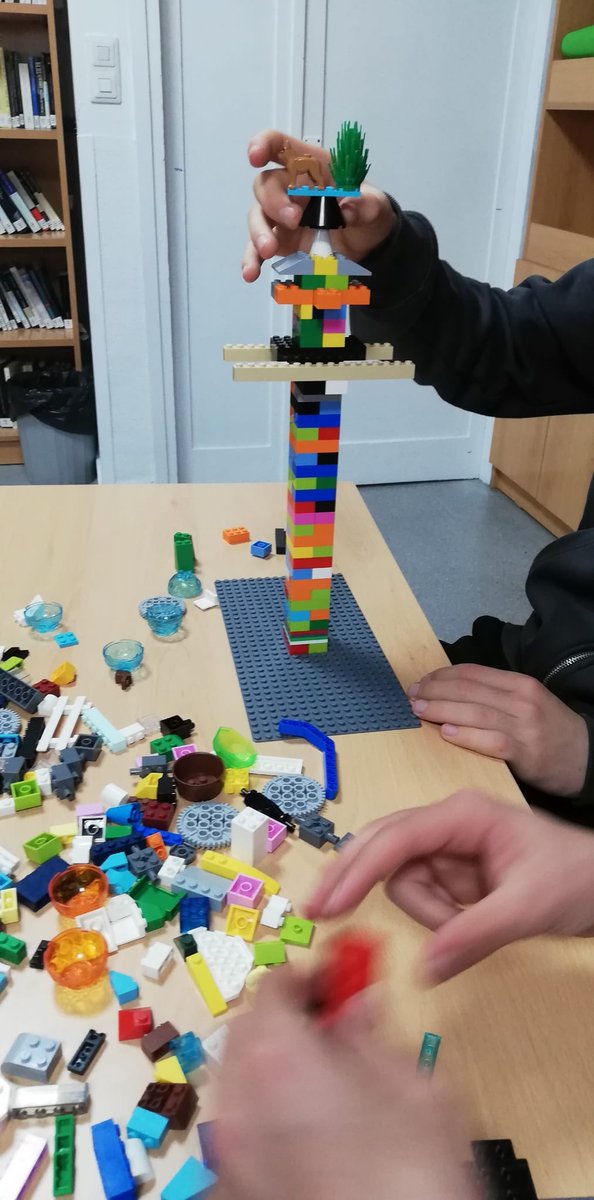 Hemos llevado nuestra Escuela de Emprendedores a dos aulas de 3º ESO del <a href="/IesParquesol/">IESParquesol</a> con el taller: 

🧩Actitudes Emprendedoras utilizando la metodología Lego® Serious Play® 

🎯Los objetivos son fomentar el trabajo en equipo y desarrollar el espíritu emprendedor

#PlanTCUE