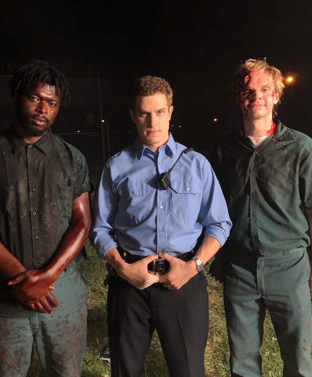 드라마 다머 나왔다가 나중에 구일일 출연한 남배우 내가 알아차린 배우만 3명임... 미남 찾아서 돌려쓰기 하는.....그분... ㅋㅋㅋㅋㅋㅋㅋ 제이크는...