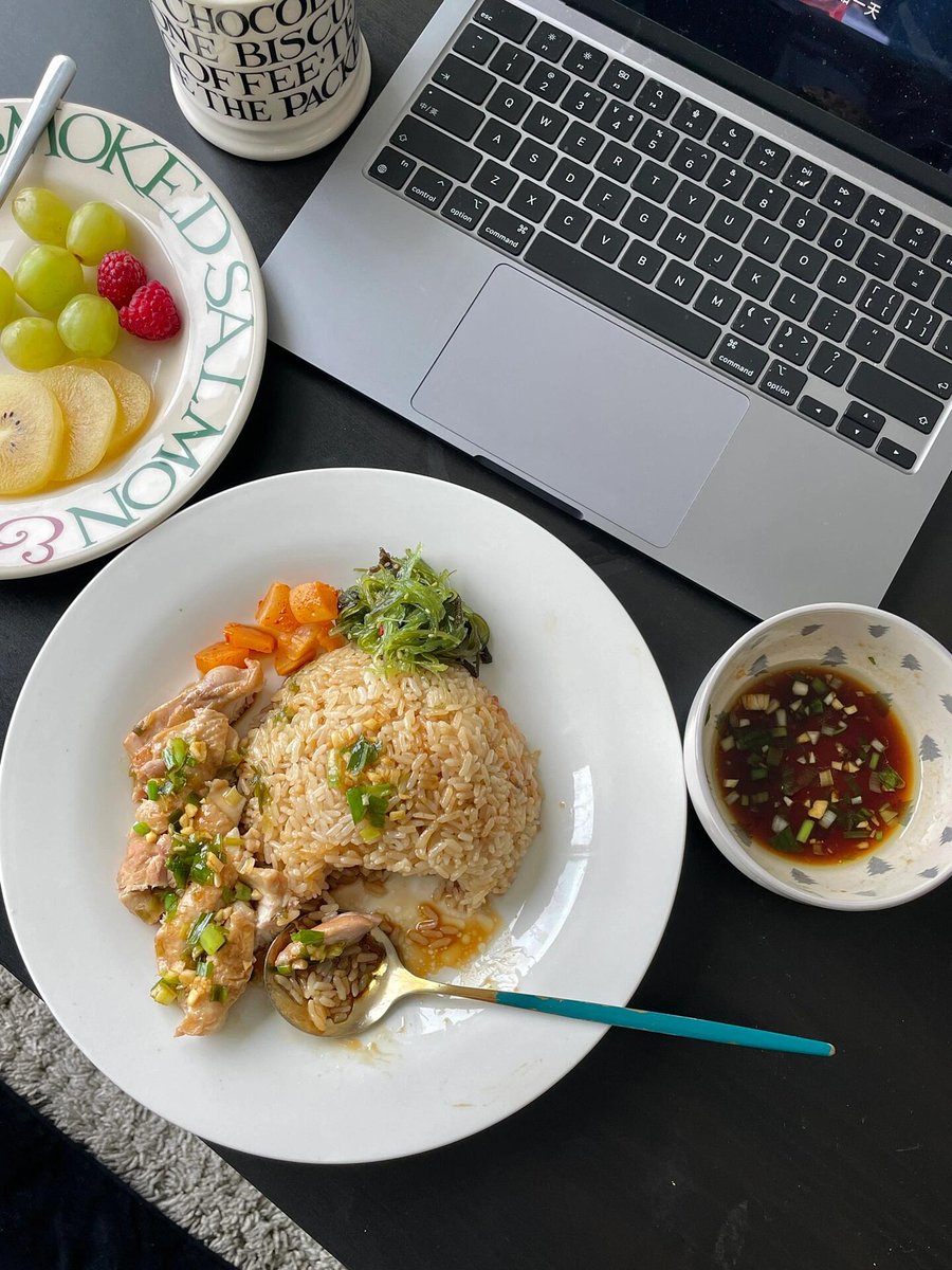 SilverthorneEsq's tweet photo. Working hard or hardly working? At least my lunch game is strong! 🍱😋 https://t.co/xCSgIAGeIq