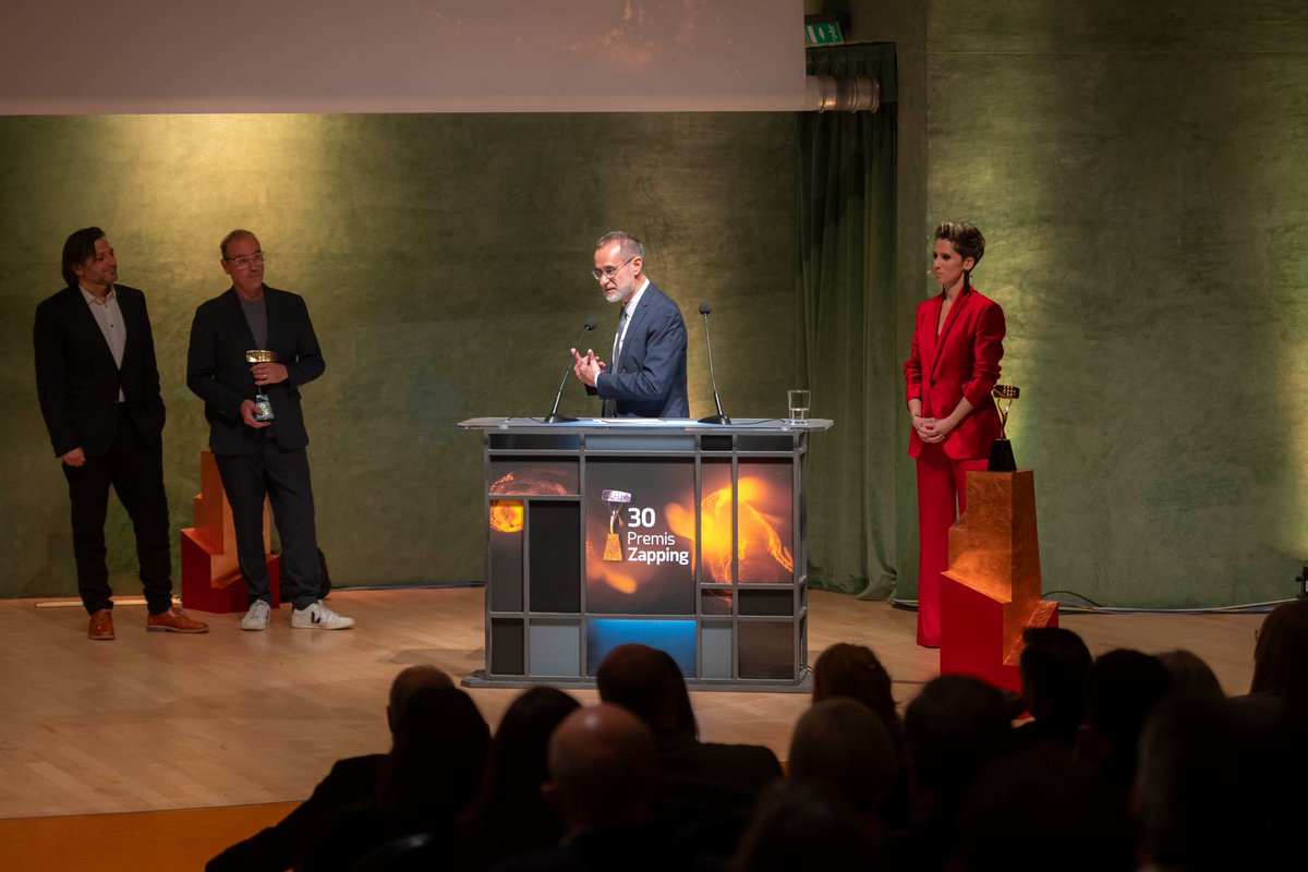 RTVECatalunya's tweet photo. 🏆✨@rtve aconsegueix dos guardons als #30PremisZapping!

👉 Premi a millor pel·lícula de producció pròpia per #El47.
👉Premi Valors pel programa @cazadorcerebros de @la2_tve.

🔗 https://t.co/IR8pw0q26f https://t.co/G9SsdZf5YT