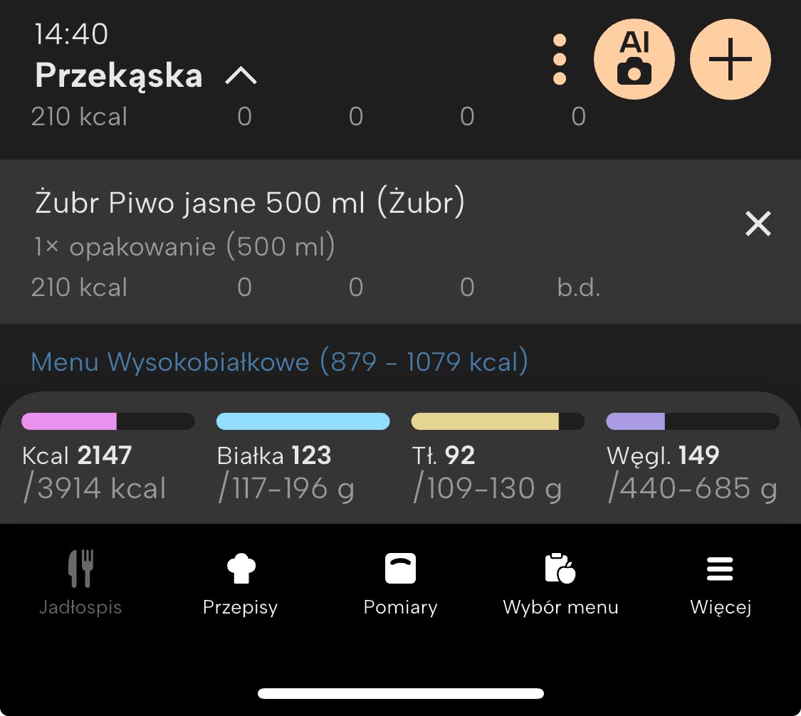 kubaklos_'s tweet photo. Kto też liczy kalorie? Ręka w górę 👋 https://t.co/D6D0PpBWuh