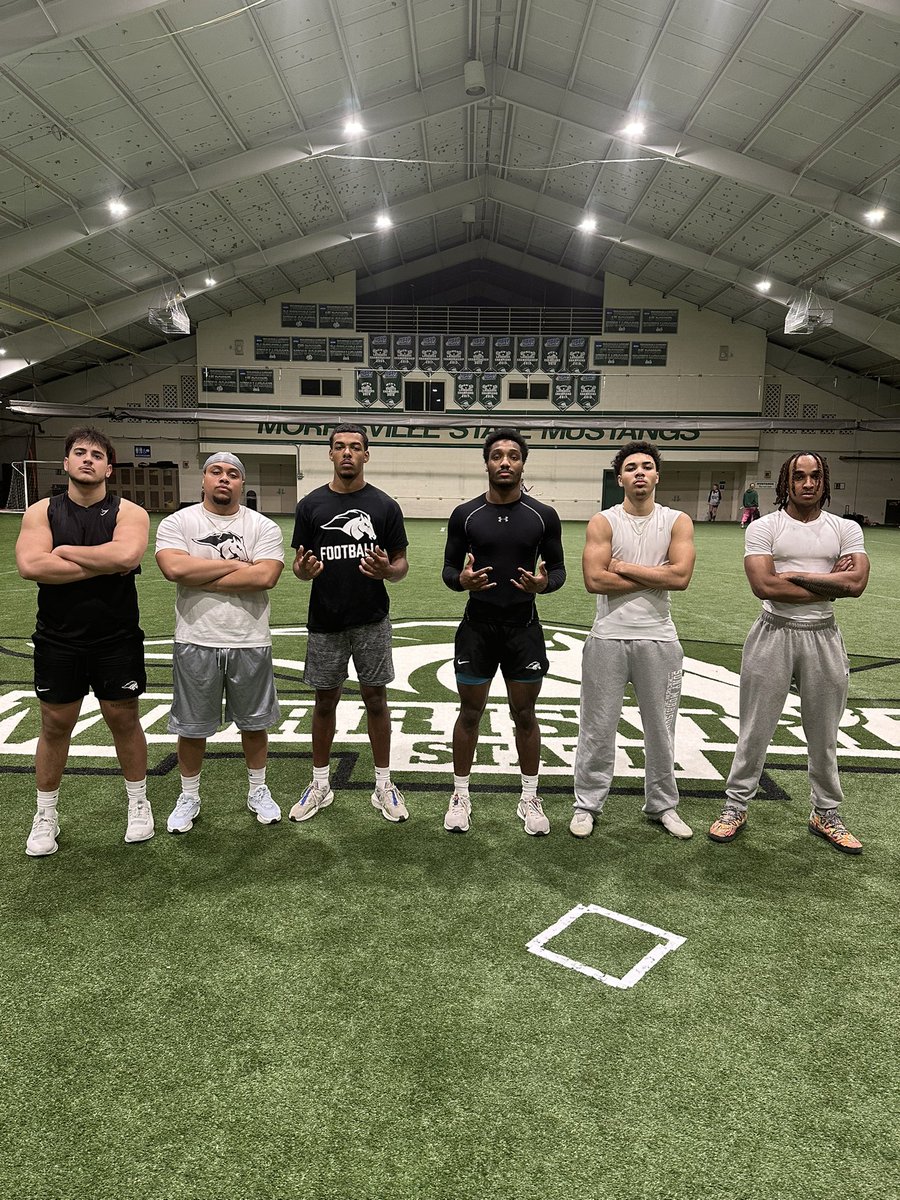 Champions of the day!! 

Elvis Cortes (Hauppauge)
Joseph Arbitello (East Meadow)
Dillon English (Webster Thomas) 
Kadofi Abbott (Marlboro)
Desean Bruce (Geneva)
Zavion Daniels (Malverne)

#TheVille #RunAsOne 🐎