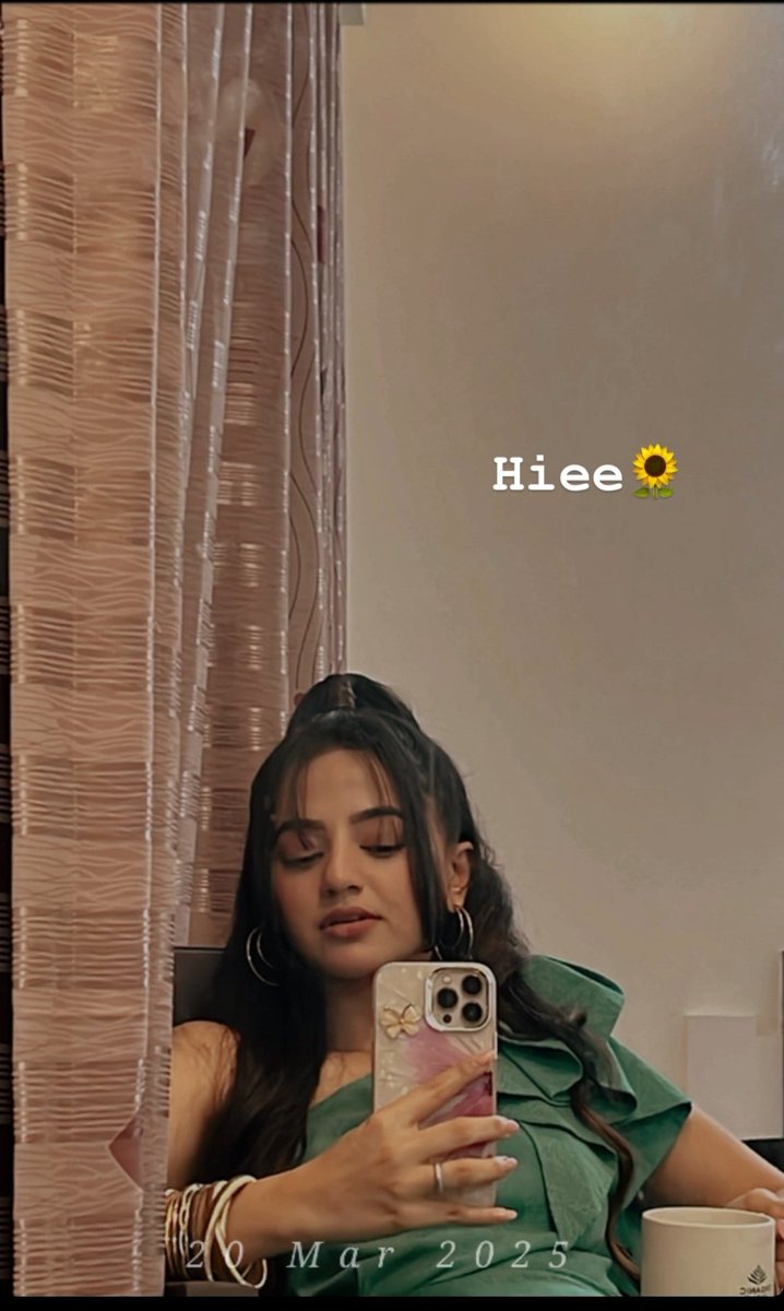 Oye hoye Cutieeee 💘❤
<a href="/OfficialHelly7/">HELLY</a> 
Looking So beautiful 😍 
#hellyshah