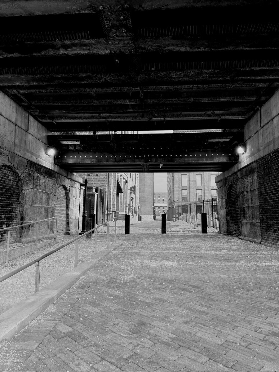 vintiga's tweet image. Random St Louis

#RandomStLouis #Downtown #DowntownStLouis #StLouis #Outside #WalkAbout #PhotographyIsArt #Photography #BlackAndWhite #BlackAndWhitePhotography #ShotOniPhone #iPhone #iPhone16 #iPhone16ProMax