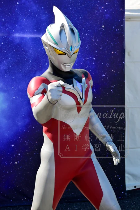 クイズコーナーのときエアーでソリス・ルーナ・ギャラクシーのアーマーチェンジしてくれたのなかなかレアで嬉しかった #ウルトラマンアーク