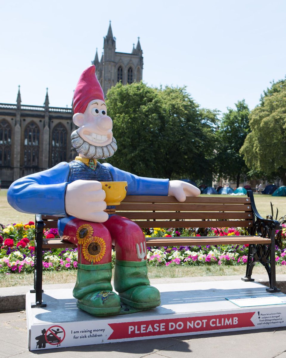 GromitUnleashed's tweet photo. Norbot might be making his #GromitUnleashed trail debut this summer, but he’s not the first gnome we’ve had grace the streets of Bristol.
To celebrate the first day of spring, we’re throwing it back to the O.G. (original gnome).🌼
‘Gnome Sweet Gnome’ spent his time soaking up the sun on Bristol’s College Green during Gromit Unleashed 2. Designed by Katie Wallis, this sculpture encapsulates #spring to a tee... and a teacup. 😉