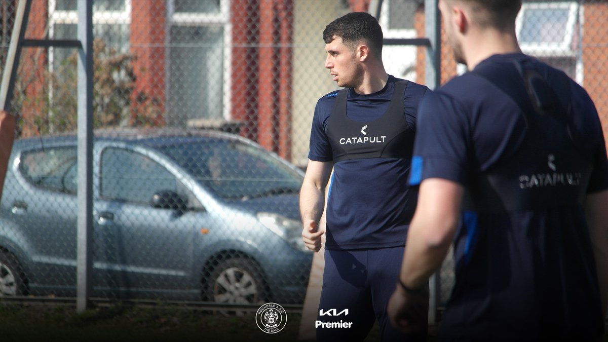officiallydale's tweet photo. Working hard in the sunshine 💪☀️

#RAFC https://t.co/ytQYzVneKB