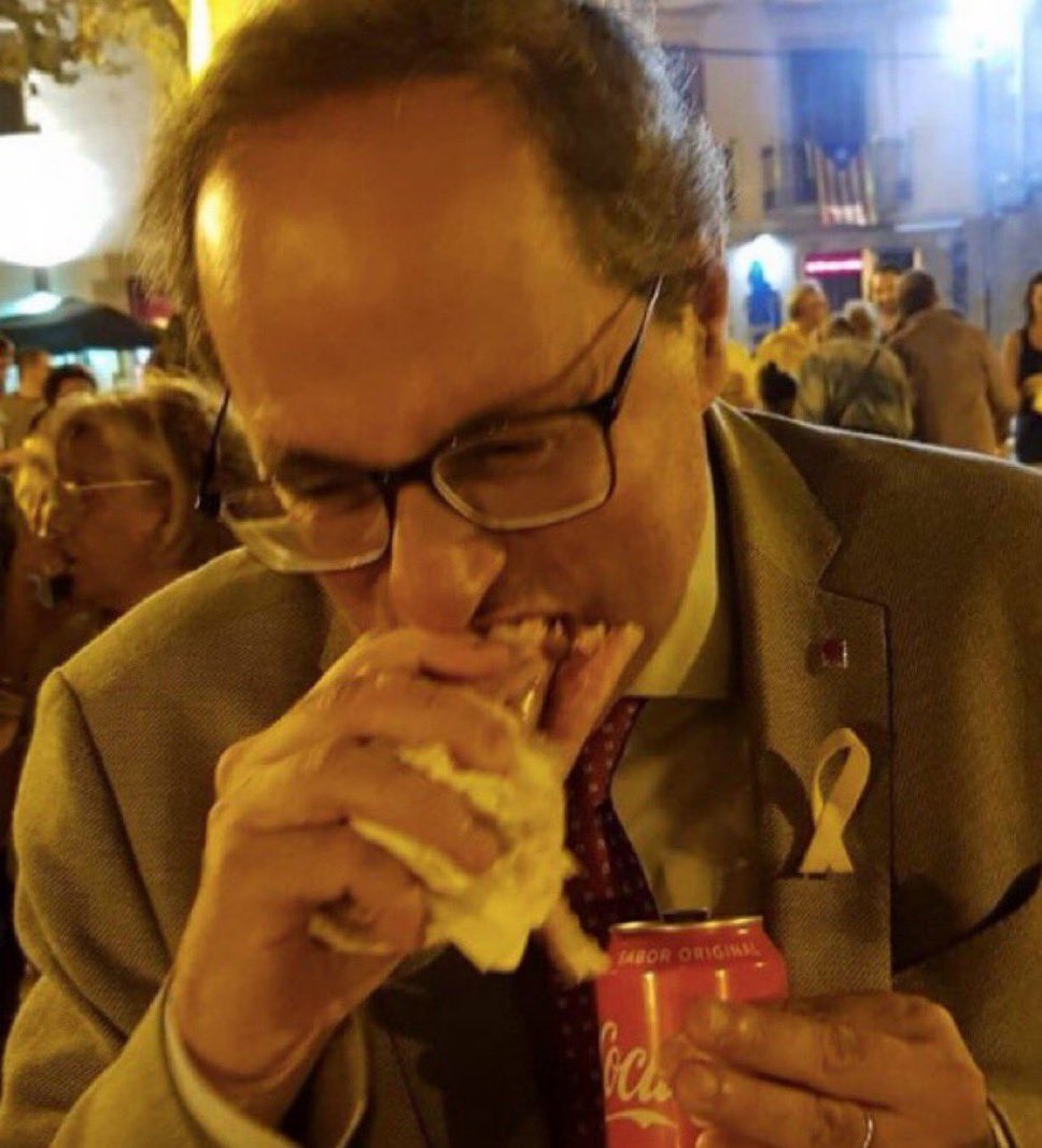 Quim Torra menjant un entrepà