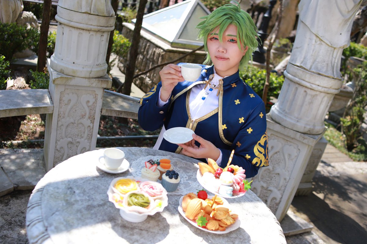 [COS_新世界狂歡_奧利文SR]

漫步在聖堂的冬日祭司大人✨
一起喝杯下午茶嗎？

攝影感謝 月狐狐

SR真的也拍得值回票價了😃就缺個可愛學生伊得這樣那樣🤤
聖光充滿✨✨✨

#新世界狂歡 #NUcarnival #NUカーニバル #オリビン #Olivine  #コスプレ #cosplay #奧利文