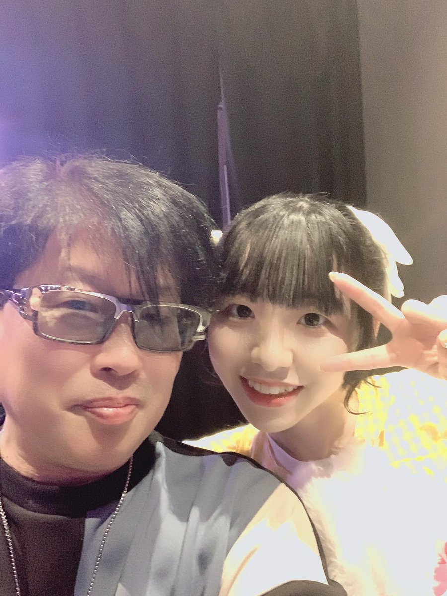 aiaiaimasa's tweet photo. 3/20（木）かなでるみらいサーキットでPOPPING CANDYを応援しましたー📣

オタクの知り合いのかーくんのお勧めもあり結月まぁのちゃんに挨拶しました💛

お互いにどっかで見たことある感じで最終的には有栖川雛姫で共通点を見出しバーサスで見たという結論でした🤣

#結月まぁの
#POPPINGCANDY https://t.co/8SiYB8fhKs