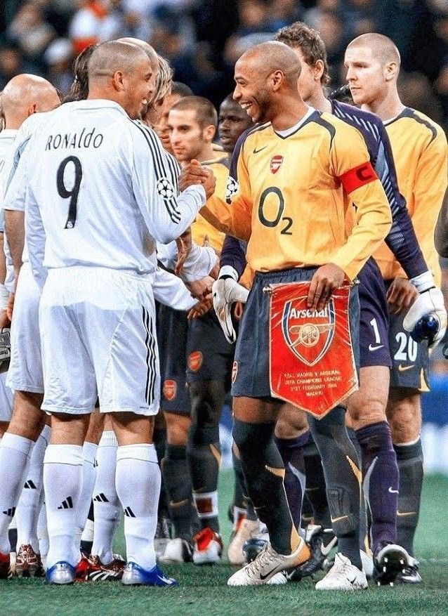 futnostalgico's tweet image. 2006.