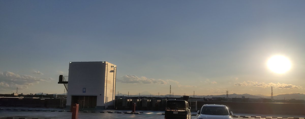 あとガンダムGQuuuuuuX(特典の豪華さで実質無料)も近所のイオンシネマでキメていた。今にして思えばこの胃がキリキリでバタバタの事態になるとは夢にも思ってない時に呑気に行けてて幸いだった 