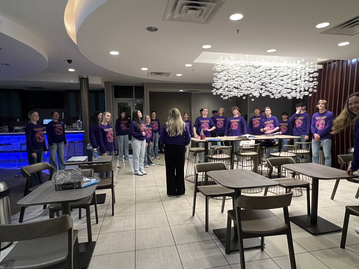 TroyCollavo's tweet image. Last night’s late night choir rehearsal in the hotel. Today is going to be amazing. Getting to see the Bears perform at the ACDA National Conference in Dallas today is a well deserved honor for them. I can’t wait to see yall on stage. Goosebumps are ready!
