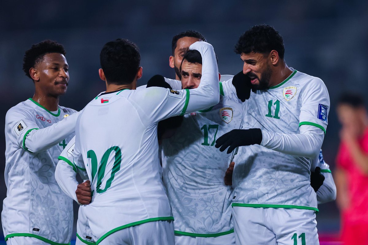 منتخبنا يفرض التعادل على كوريا في عقر دارها نقطة ثمينة وأداء مشرف حيث كان الأحمر الأفضل في فترات كثيرة من المباراة كل التحية للمدرب الوطني رشيد جابر وللأبطال في الملعب
#عمان_كوريا #التصفيات_الآسيوية #تصفيات_كأس_العالم_2026