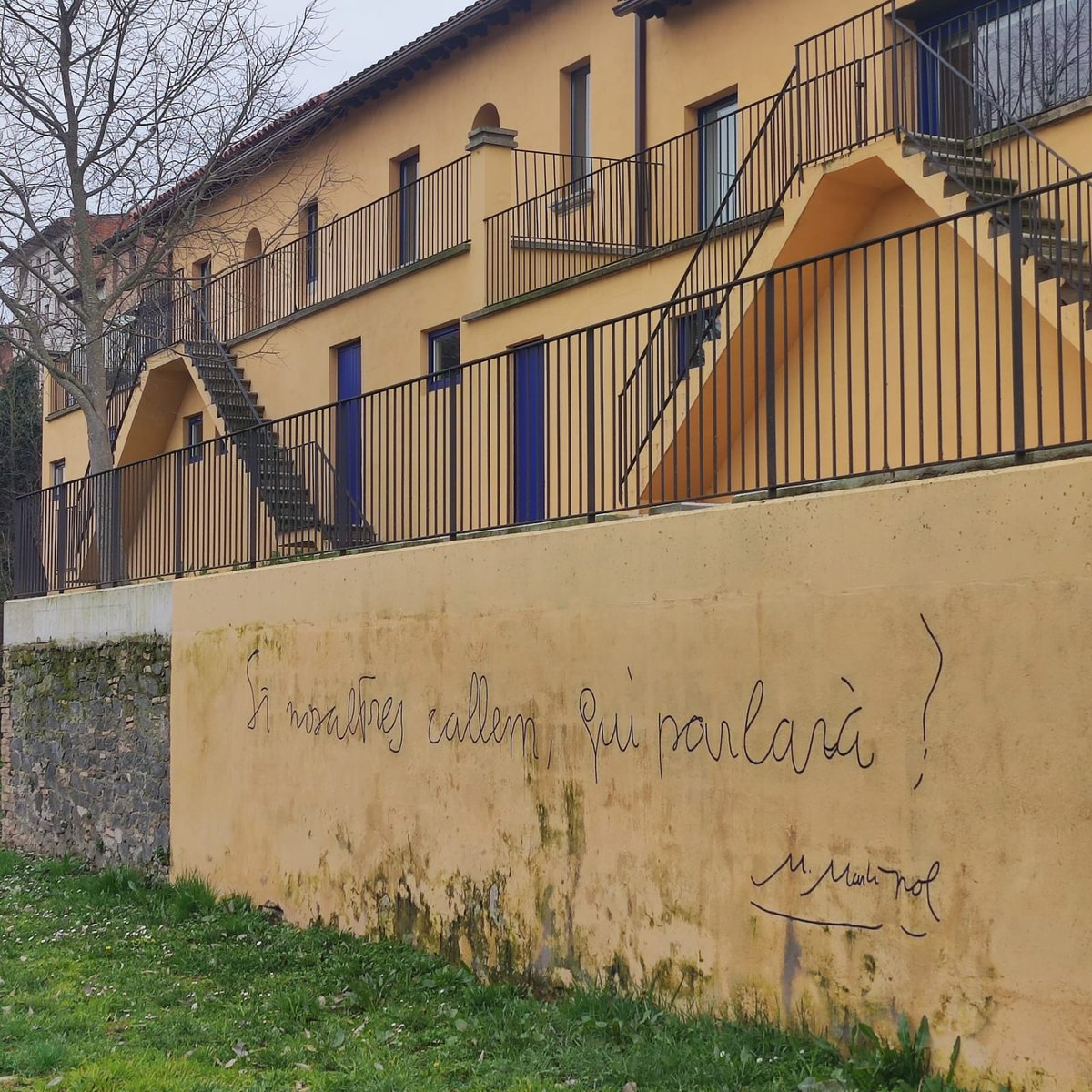 El Taller de Poesia de GES va visitar la <a href="/fundaciommp/">Fundació Miquel Martí i Pol</a>. Amb l'Anna vam conèixer la vida del poeta català i visitar els espais de la casa familiar i la fàbrica. Veure manuscrits i objectes va ser una experiència molt bonica. Gràcies, Anna!