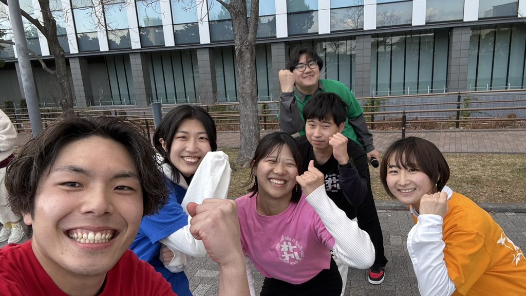 otonari_fromHB's tweet photo. 50Fesありがとうございました〜！！
日が落ちて海風に吹かれながらのステージでしたが、皆様のおかげでとっても楽しく歌えました！！！東京でも！あなたの隣で！大きな音を！鳴らしました！！！📣⚡️⚡️⚡️ https://t.co/dTMz0rCRpD