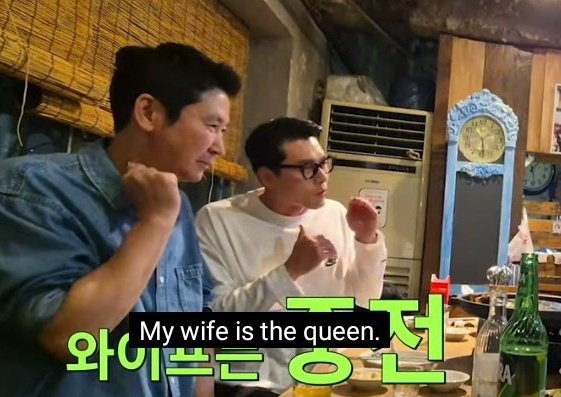 v_lovez's tweet photo. They think Yejin is the only clingy &amp; does the chase since the start,When Hyunbin literally followed her to US, that the Director even noticed how he liked her more than she liked him, can't shut up about her and accompanying her everywhere even for her film's wrap up party..😭💕 https://t.co/1ZjGuRq2ch