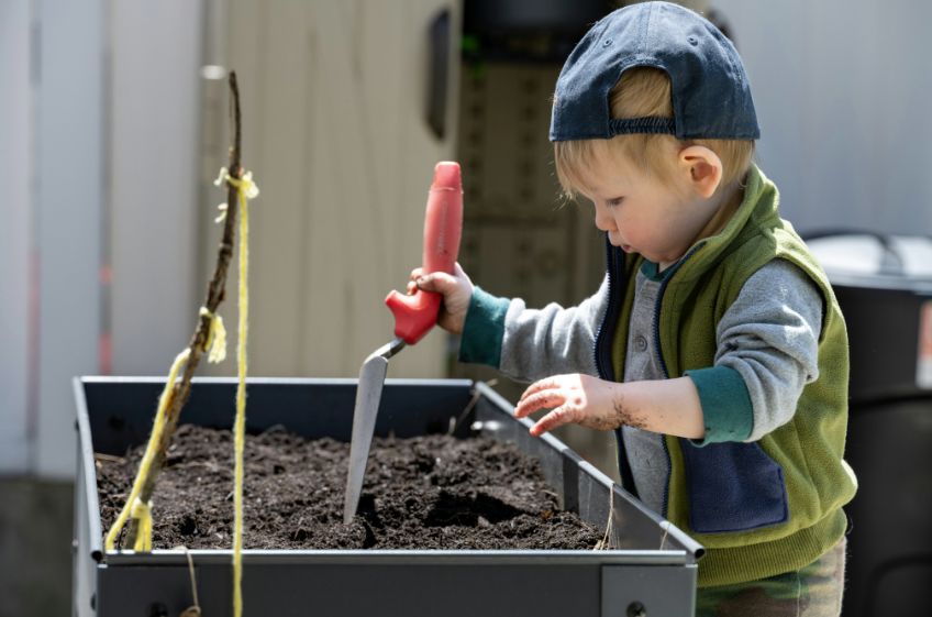First5CoCo's tweet image. 🌞 Hello, Spring! The Spring Equinox is the perfect time to explore, learn, and play with your little ones! Make today a day of discovery!

Try nature walks, shadow experiments, or planting seeds together.

#SpringEquinox #LearningThroughPlay #LearningThroughNature #NatureLovers