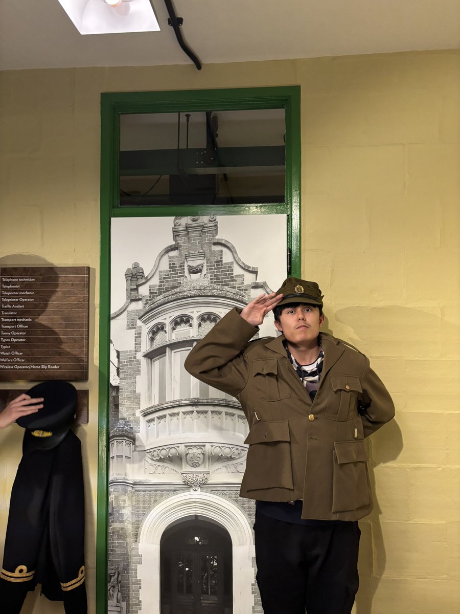 MrONeillcompsci's tweet image. The students enjoying some wartime costumes!