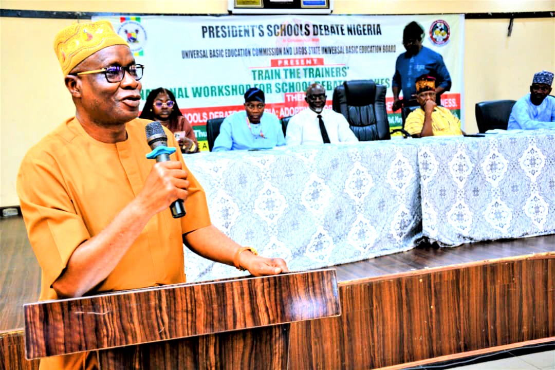 The Executive Chairman of the Lagos State Universal Basic Education Board (LASUBEB), Dr. Hakeem Shittu, has urged educators to equip young debaters with world-class skills, enabling them to compete favorably on global platforms. facebook.com/share/18YGkc7v…