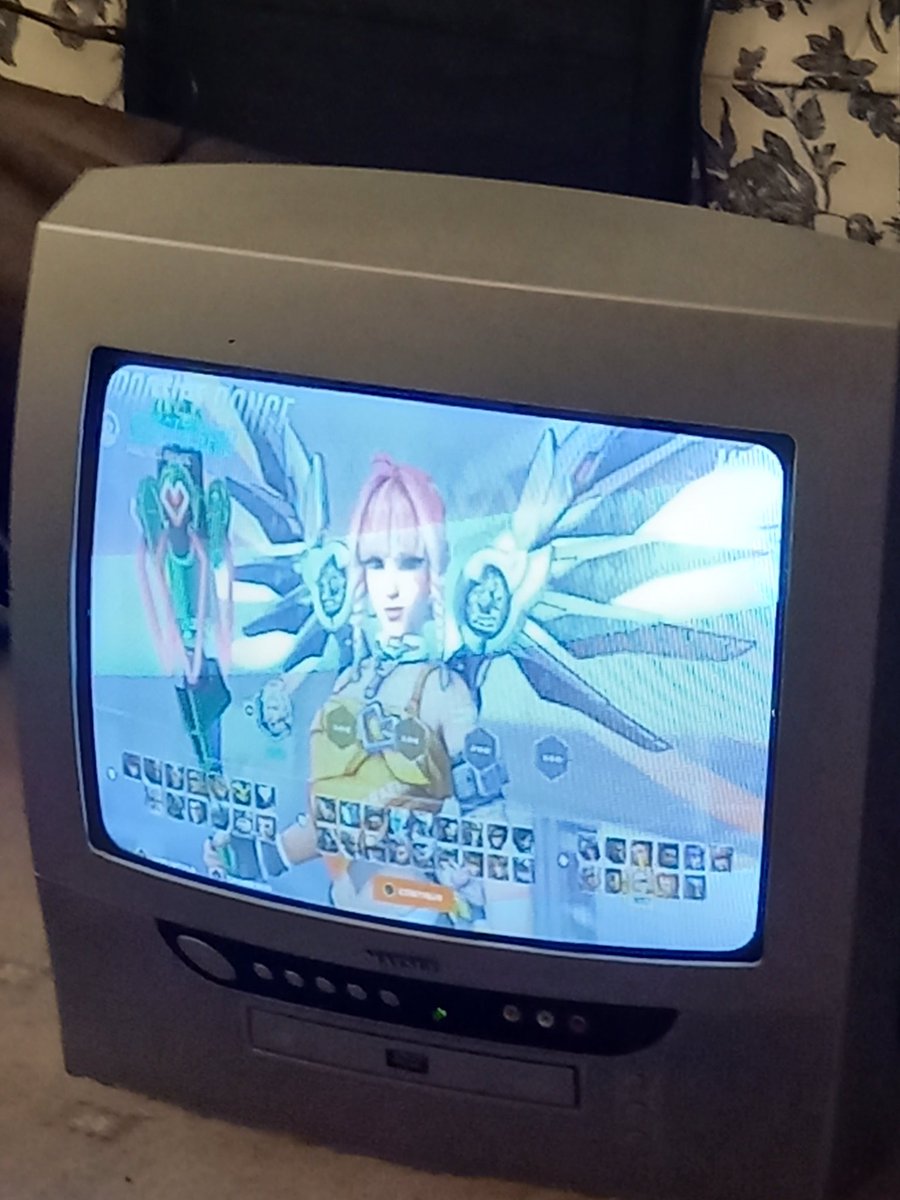 Playing Overwatch the way God intended - on a CRT TV from 2003