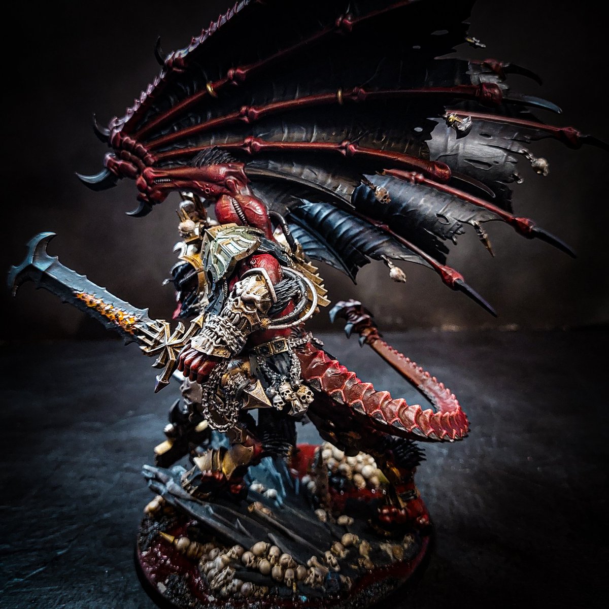 Sindo___'s tweet photo. Pour fêter mes 5 mois dans le Hobby je me suis lancé un défi. Peindre ma première grosse figurine! La voici après une 30aine d'heure en stream! Débutant lancez-vous c'est que du coloriage!

Merci pour la découverte !
@AlphaCastFR @TromaFR @M4fgaming 

https://t.co/XqWJaqzv2b https://t.co/xKPWMGAaYK