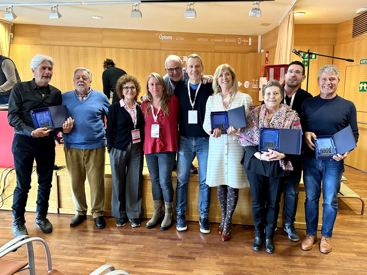 UGT_SP_TGN's tweet photo. 👏🏼 Jorge Porté és el nou secretari general de la UGT a Tarragona! 

✊🏼 En volem més per viure millor, amb aquest claim s’ha celebrat aquest matí a Cambrils el 13è Congrés de la Unió territorial de les comarques de Tarragona. 

🔴 Hem analitzat el que s’ha aconseguit en els darrers anys i tot el que encara queda per assolir, drets i lluites per defensar, per construir un món laboral més just, igualitari i equitatiu. 

🫱🏻‍🫲🏼 Totes i tots els i les participants han destacat en els seus parlaments la passió, el compromís i la dedicació del secretari general sortint, Joan Llort, qui es mantindrà a la presidència de la Unió; i han desitjat molts encerts a Jorge Porté. 

👥 La cita ha comptat amb una àmplia representació de la nostra federació, encapçalada per Joan Reinaldo, secretari general; una presència important atès que els Serveis Públics som la federació amb un major nombre d’afiliades i afiliats, superant els 2.800 a finals de febrer d’enguany. 

🍀 Desitgem a la nova Unió molts èxits i encerts en aquesta nova etapa que s’obre a les comarques de Tarragona, en especial a la nova secretària d’organització, la companya Neus Roig, qui fins ara ocupava el mateix càrrec a la nostra federació. 

🎖️ Aprofitant l’acte, també s’ha ret homenatge a les companyes i companys de la nostra federació Pilar, Aida, Ángel, Damián i Carmen per la seva dedicació altruista durant tants anys. 

🗳️Amb un total de 101 votos, el 99%, ha estat escollida la nova Executiva de la UGT de les comarques de Tarragona: 

▪️Secretari general: Jorge Porté.
▪️President: Joan Llort.
▪️Secretària d’organització i recursos: Neus Roig. 
▪️Secretari de política sindical: Juan A. Rico. 
▪️Secretària de formació sindical i ocupació: Cristina Plaza. 
▪️Secretària d’Igualtat i Migració: M. Carmen Fernández. 
▪️Secretari Territorial: Albert Tierraseca. 

🙌🏼 Enhorabona, companyes i companys! 

#UGT #ServeisPúblics #Tarragona #SomEssencials #Unió #ComarquesTarragona @ugt_sp_cat @UGTTarragona @ugtcatalunya @JoanllortValles